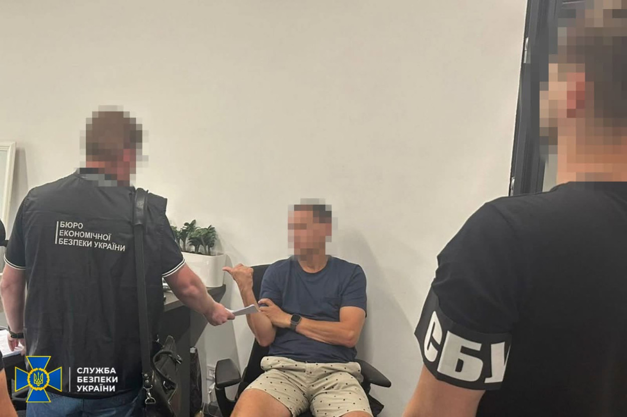 Отец и сын — предприниматели из Харьковской области — подозреваются в уклонении от уплаты 73 млн грн налогов