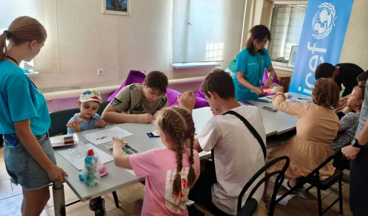 Творческие задания и разговоры о стрессе: Центр ветеранов Харькова помогает семьям военных справляться с войной