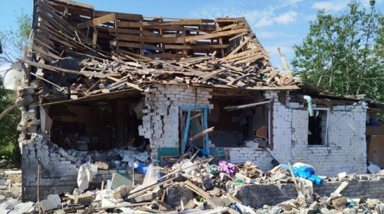 РФ ударила по предприятию, детскому саду и жилым домам в Харьковской области