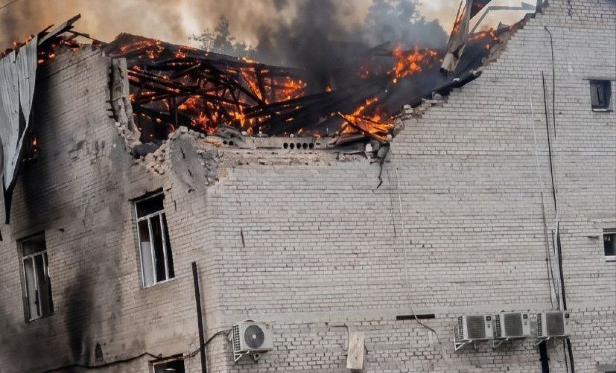 РФ ударила по бизнес-центру в Харьковской области: ранены 10 человек