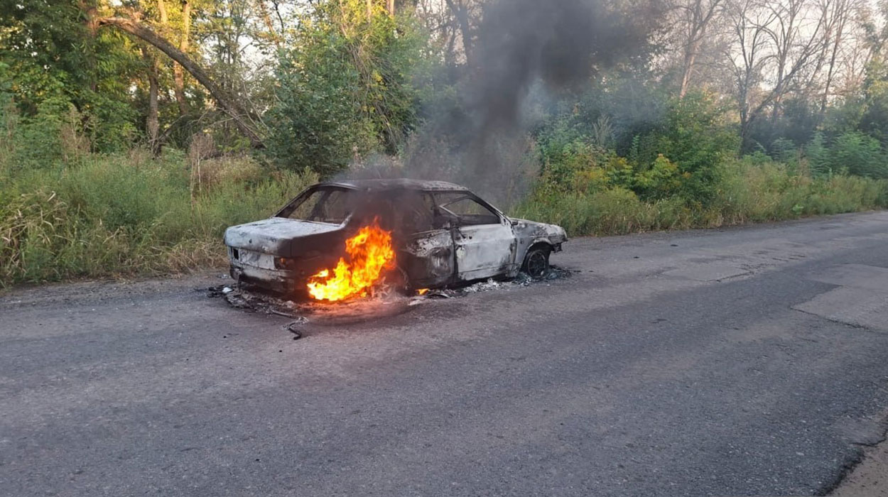 Российские FPV-дроны атаковали авто и дом в Дергачевской громаде