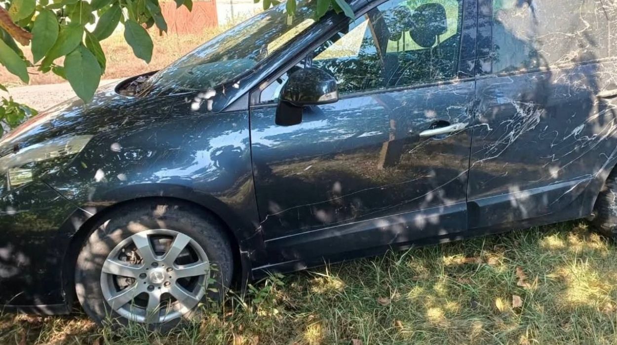 Россияне ударили по гражданским автомобилям в Харьковской области (фото)