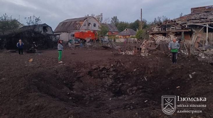 Россияне ударили КАБами по Изюму: повреждены больше 20 домов