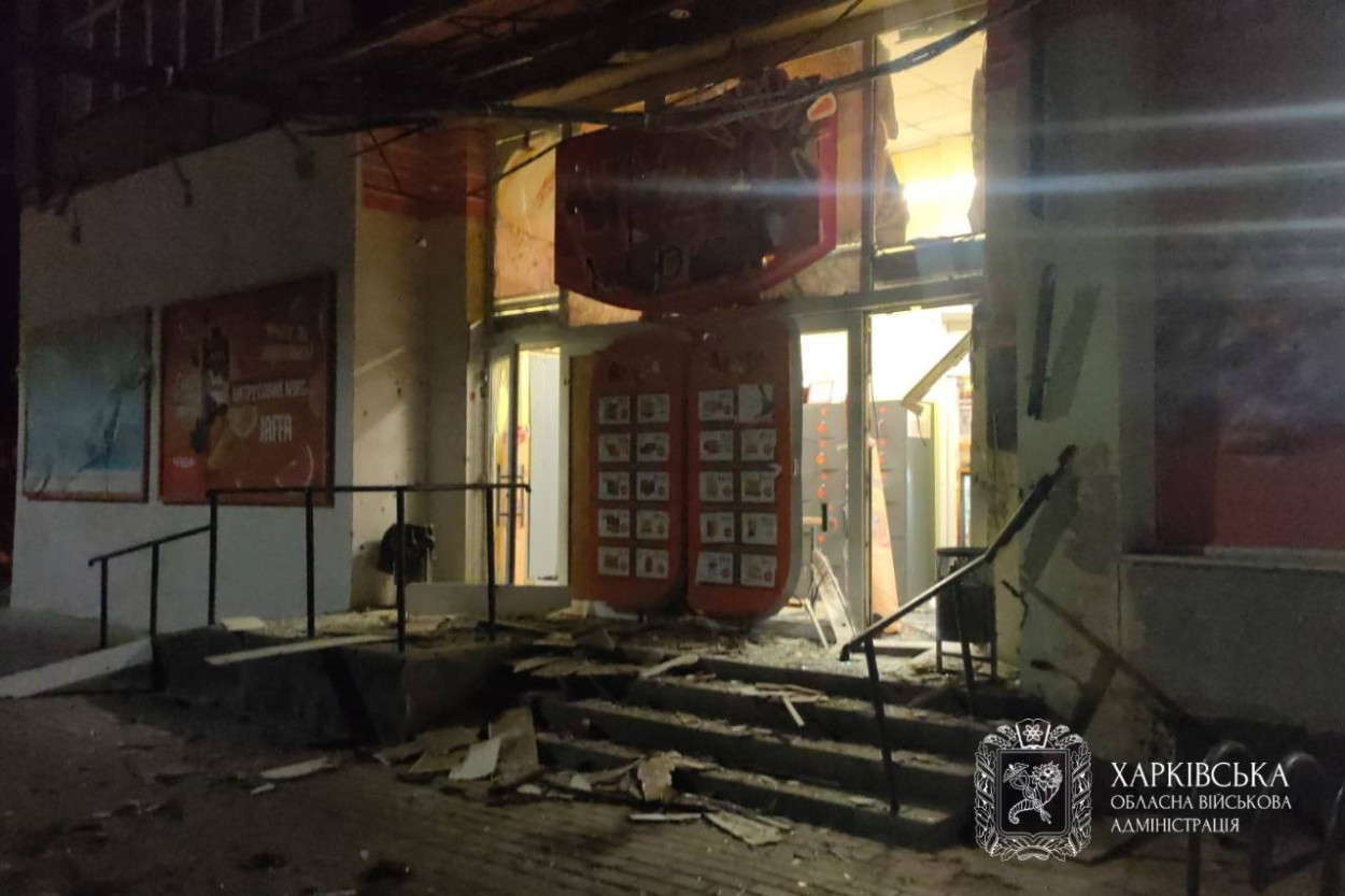 Вечером 1 октября россияне 4 раза ударили по Харькову, один из прилетов - возле супермаркета