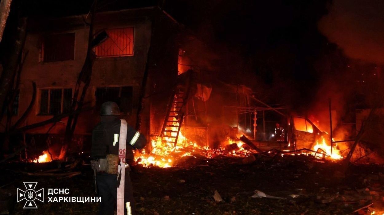 Вечером 4 октября россияне ударили по многоэтажке в Харькове