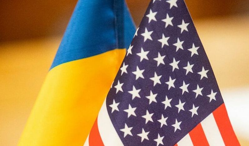 флаги Украины и США