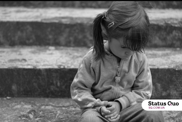 В Харьковской области пожилой мужчина набросился на 8-летнюю девочку, которая шла за мороженым